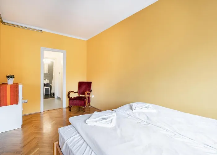 Bpr Castle Point Apartment